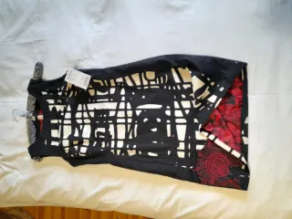 Vestido Negro y Rojo Talla M