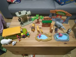 Zoo Woodland Wildlife con animales