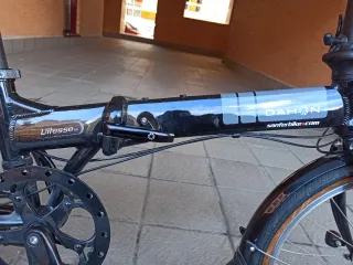 Bici Plegable Dahon Vitesse D8 con Bombas y Luces.