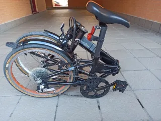 Bici Plegable Dahon Vitesse D8 con Bombas y Luces.