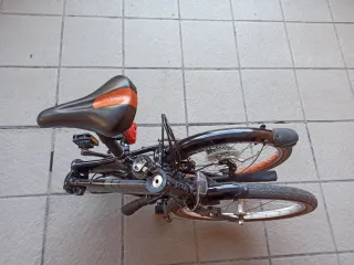 Bici Plegable Dahon Vitesse D8 con Bombas y Luces.