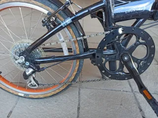 Bici Plegable Dahon Vitesse D8 con Bombas y Luces.