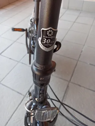 Bici Plegable Dahon Vitesse D8 con Bombas y Luces.