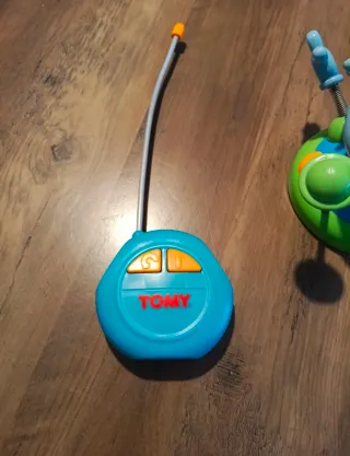 Robot Tomy Vintage con Mando