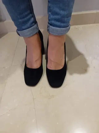 Zapatos de tacón negros antelina