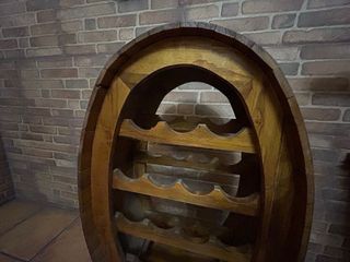 Botellero de madera estilo barril