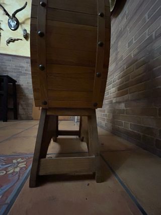Botellero de madera estilo barril