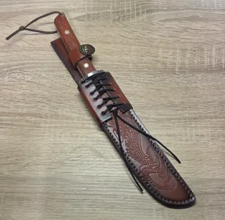 Cuchillo de colección con funda de cuero