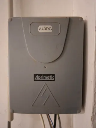 Puerta de garaje de hierro