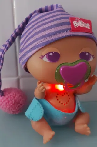 Muñeca Bellies Dormilón con accesorios