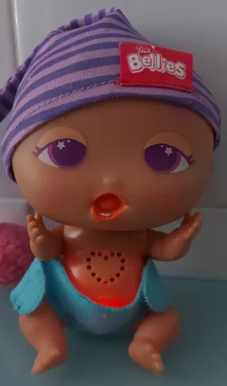 Muñeca Bellies Dormilón con accesorios