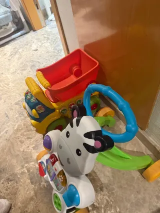 Correpasillos y andador infantil con actividades