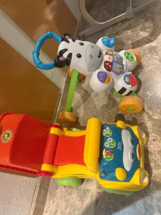 Correpasillos y andador infantil con actividades