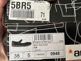 Merceditas art negras con hebilla y detalle