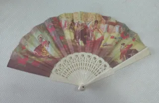 Ventaglio decorato con scena tauromachia