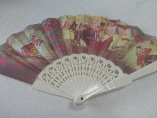 Ventaglio decorato con scena tauromachia