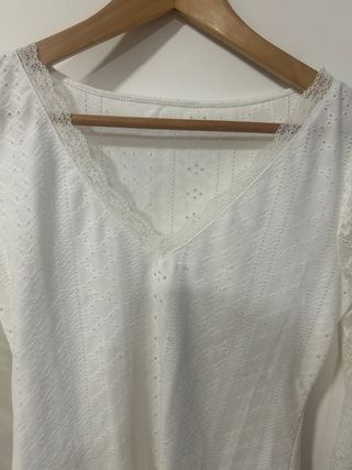 Blusa blanca encaje manga larga