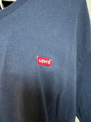 Camiseta Levi's azul cuello pico
