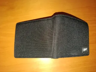 Cartera negra de tela