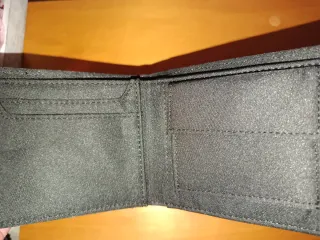 Cartera negra de tela