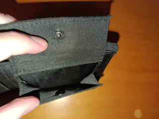 Cartera negra de tela