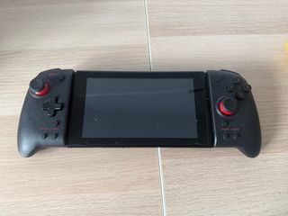 Nintendo Switch + Funda + Mandos