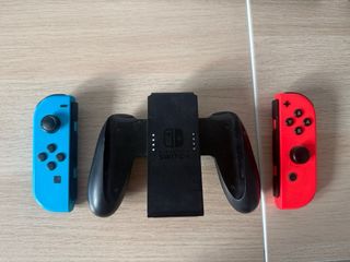 Nintendo Switch + Funda + Mandos