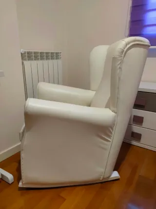 Butaca sofá mecedora blanca