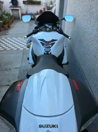 Suzuki GSXR750
