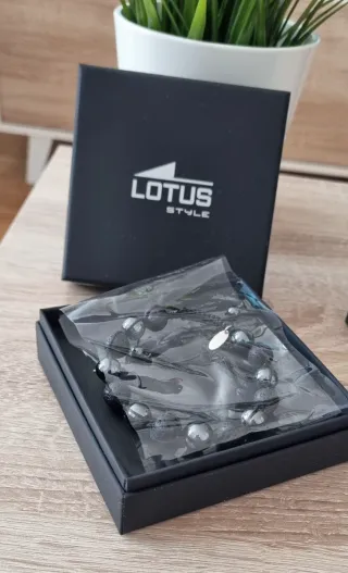 Pulsera Lotus Piedras Volcánicas y Hematita