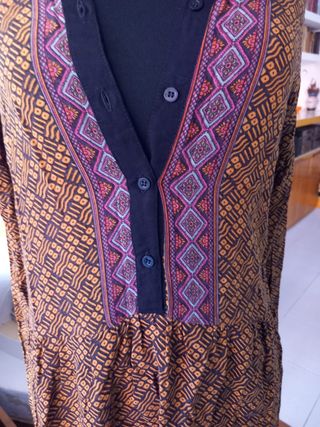 Vestido estampado naranja y morado