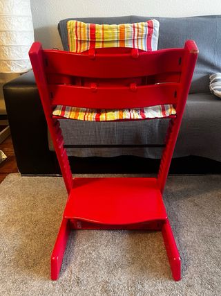 Trona Stokke Roja en muy buen estado