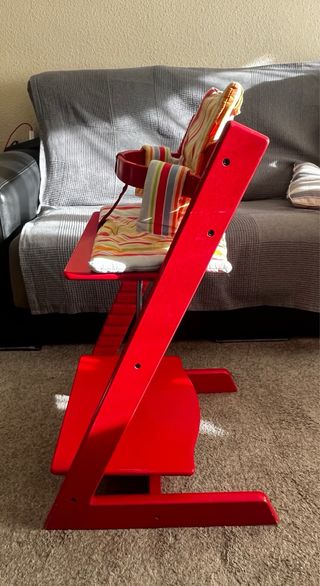 Trona Stokke Roja en muy buen estado
