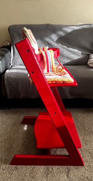 Trona Stokke Roja en muy buen estado