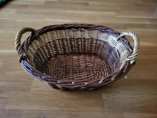 Cesta organizadora de mimbre