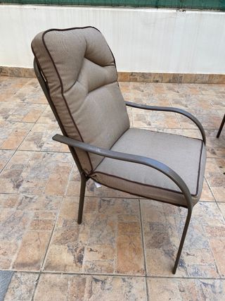 Mesa y 4 sillas de terraza cristal y metal