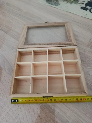 Joyero de madera con compartimentos