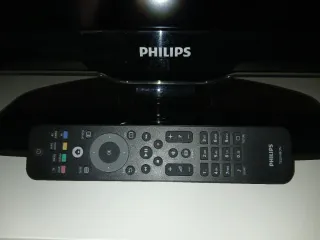TV LED Philips 32 PFL5604 + Mando original.