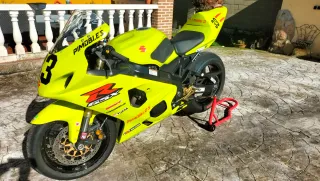 Suzuki GSX Amarilla Deportiva Manual