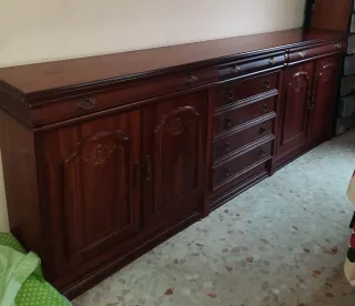 Aparador de madera maciza