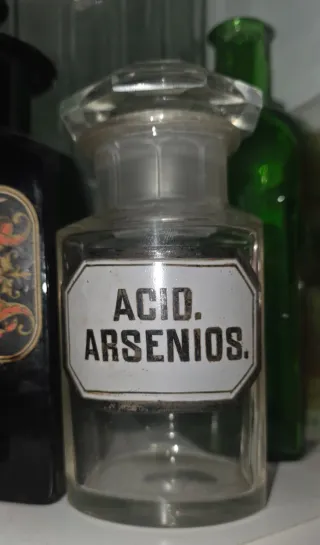 Finales 1800, Botella antigua Veneno de Farmacia
