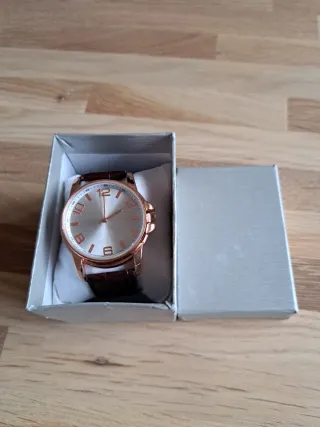 Reloj de pulsera hombre marrón y dorado