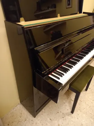 Piano Vertical Negro Pearl River