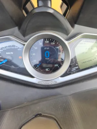 Kymco 400 Xciting Maxi Scooter Automática