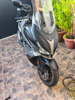 Kymco 400 Xciting Maxi Scooter Automática