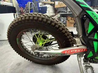 Moto de trial matriculada