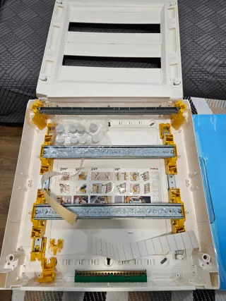 Cuadro Eléctrico Superficie Blanco cn puerta Nuevo