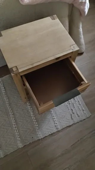 Mesita madera maciza