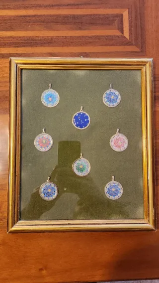 Cornici con medaglie in antica murrina