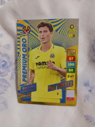 Cromo Pau Torres Premium Oro 23/24